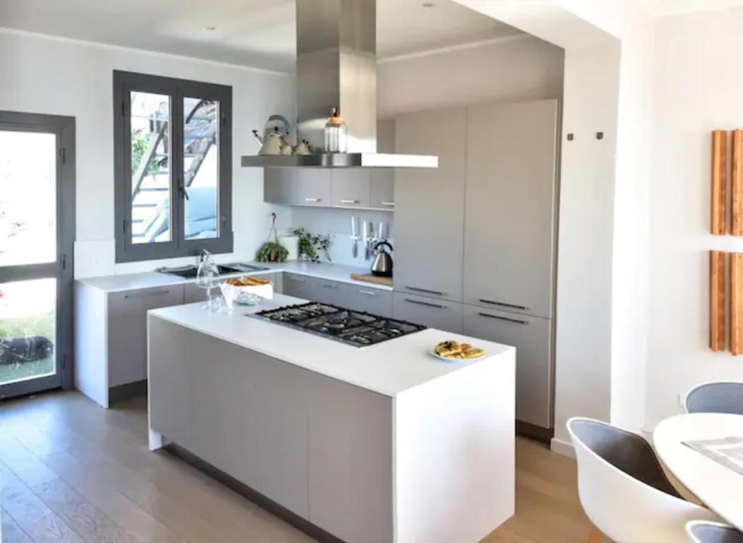 Attico D' Amare Apartamento Ventimiglia Exterior foto